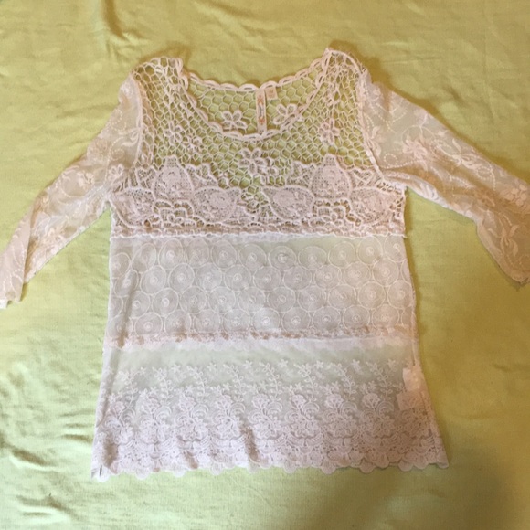 Tops - Gorgeous boutique lace top size medium